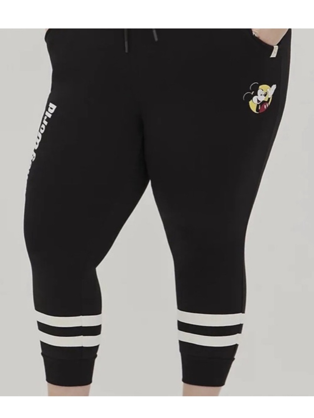 Torrid NWT Disney Black Capri Leggings with Mickey Graphic size 1 NWT